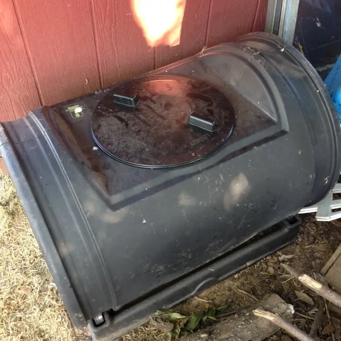 Compost Tumbler vs Compost Pile (or Bins) Mom Prepares